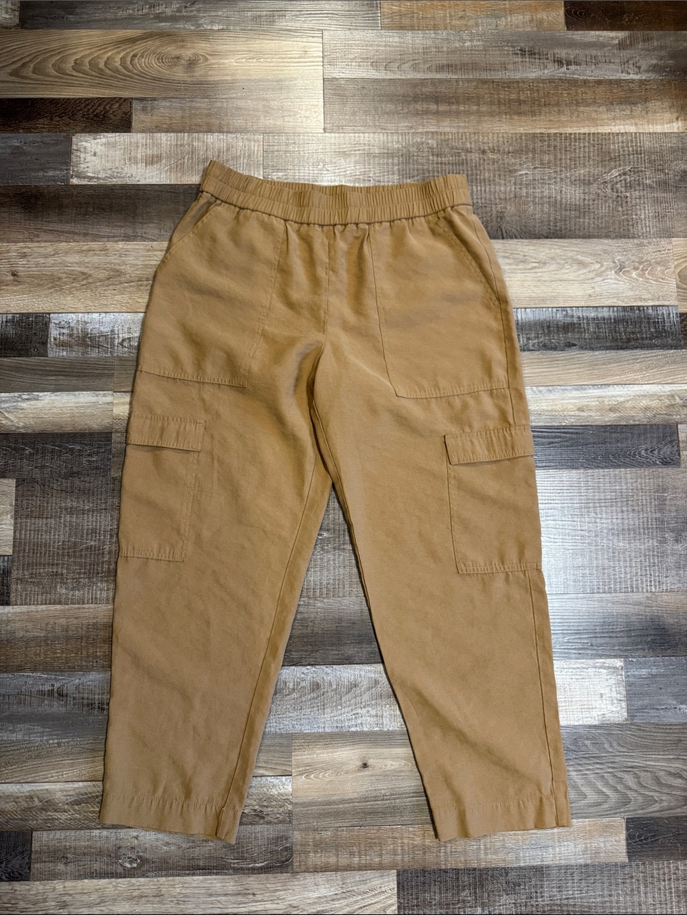 a new day Cropped Cargo Pants in Camel Brown